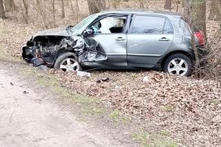 Groza na drodze. Trzy osoby ranne po czołówce w Łącku. W akcji śmigłowiec LPR
