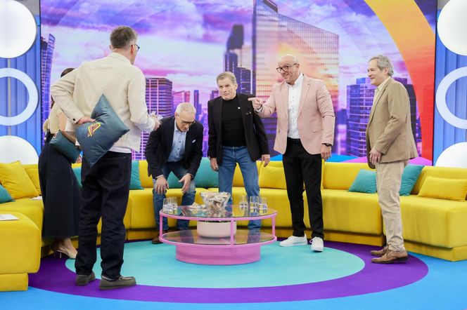 Paweł Orleański tłumaczy się ze schadzki. Tak całuje na każdym "spotkaniu biznesowym"