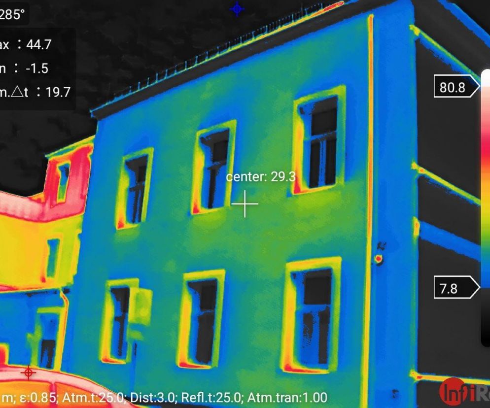 Sprawdzą,  którędy ucieka ciepło.  Kamery termowizyjne dostał powiat nowosądecki 