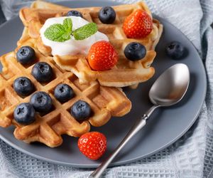 Jak zrobić idealne gofry? Przepis Ewy Wachowicz z programu Ewa Gotuje