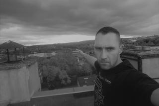 Rafał Pogorzelski nie żyje! Słynny raper miał jedynie 37 lat. Żona i dzieci w żałobie