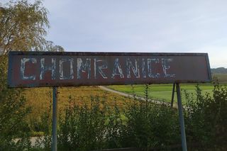 To niewielka małopolska wieś. Kiedyś przechodziła przez nią słynna galicyjska kolej 