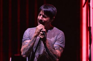 Anthony Kiedis startuje z własną linią... kawowych napojów! Co ma ona wspólnego z koncertami?