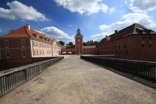   To miasto ma najładniejszy rynek w woj. warmińsko-mazurskim. Zobacz, co mówi AI