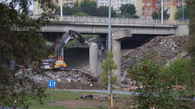 Trwa rozbiórka wiaduktu na ul. Wojska Polskiego w Bydgoszczy