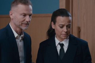 M jak miłość odc. 1872 po wakacjach. Magda (Anna Mucha), Andrzej Budzyński (Krystian Wieczorek)