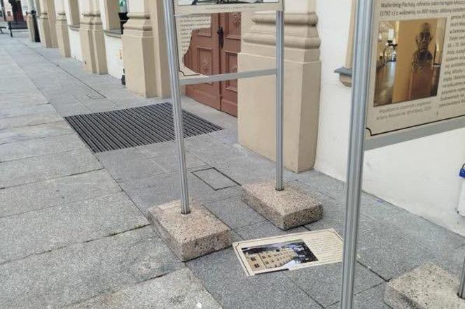 18-latek zniszczył wystawę przed muzeum w Rawiczu
