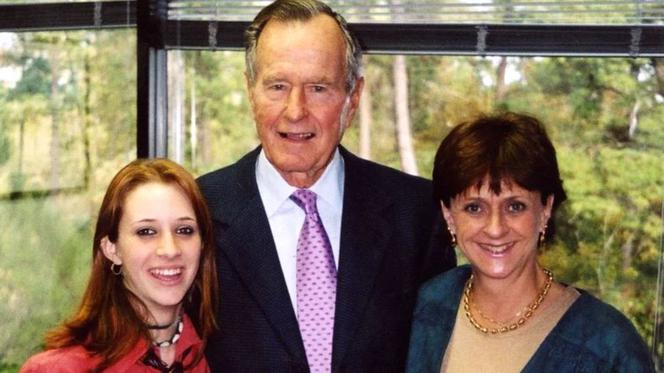 Roslyn Corrigan i  George Bush