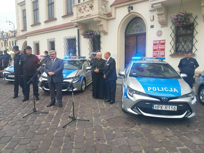 Rzeszowscy policjanci mają nowe hybrydy