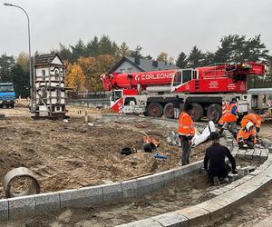 Przenieśli kapliczkę w Koleczkowie. Święta figura ważyła 17 ton!