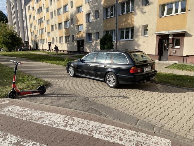 Problem z samochodami, potencjał w przestrzeni? 