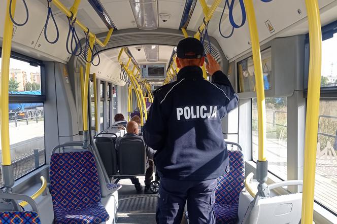 Policjanci w fordońskich autobusach i tramwajach. Sprawdzali, czy pasażerowie mają maseczki