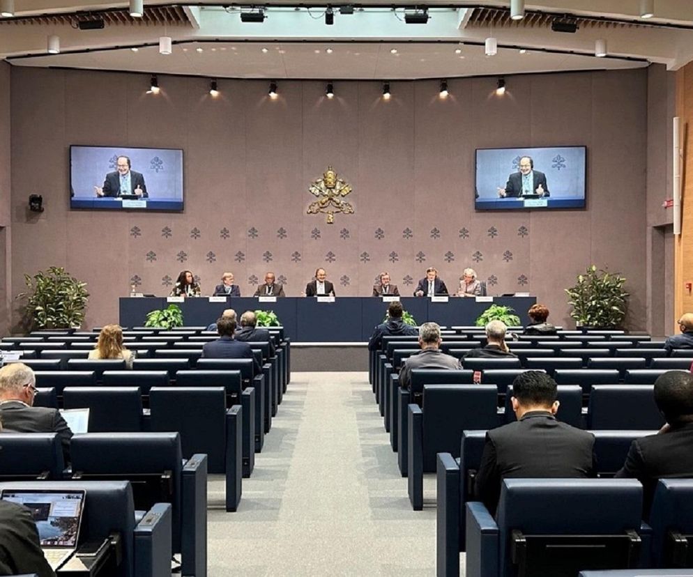 Debata nad fundamentem synodalności