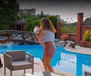 Miłość i nadzieja odc. 257. Melis, służąca w domu Bulenta i Feraye