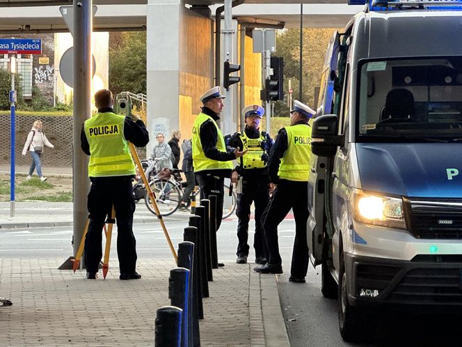 Warszawa. Wypadek na rondzie Tybetu. Tomasz U. przebywał na wolności mimo doprowadzenia do katastrofy autobusu [ZDJĘCIA].