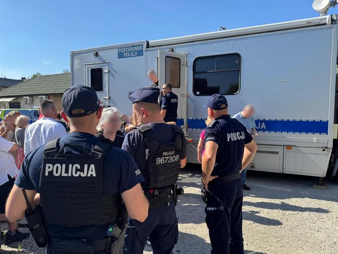 Policjanci pokazali jak wygląda wnętrze spalonego budynku w Ząbkach. Wstrząsające obrazki
