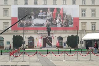 Pomnik Lecha Kaczyńskiego przy placu Piłsudskiego