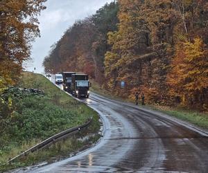 Wypadek w pobliżu Konotopu - wojskowa ciężarówka w rowie 