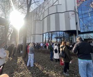 Ewakuacja w Centrum Handlowym Młociny. Na miejscu pracują służby