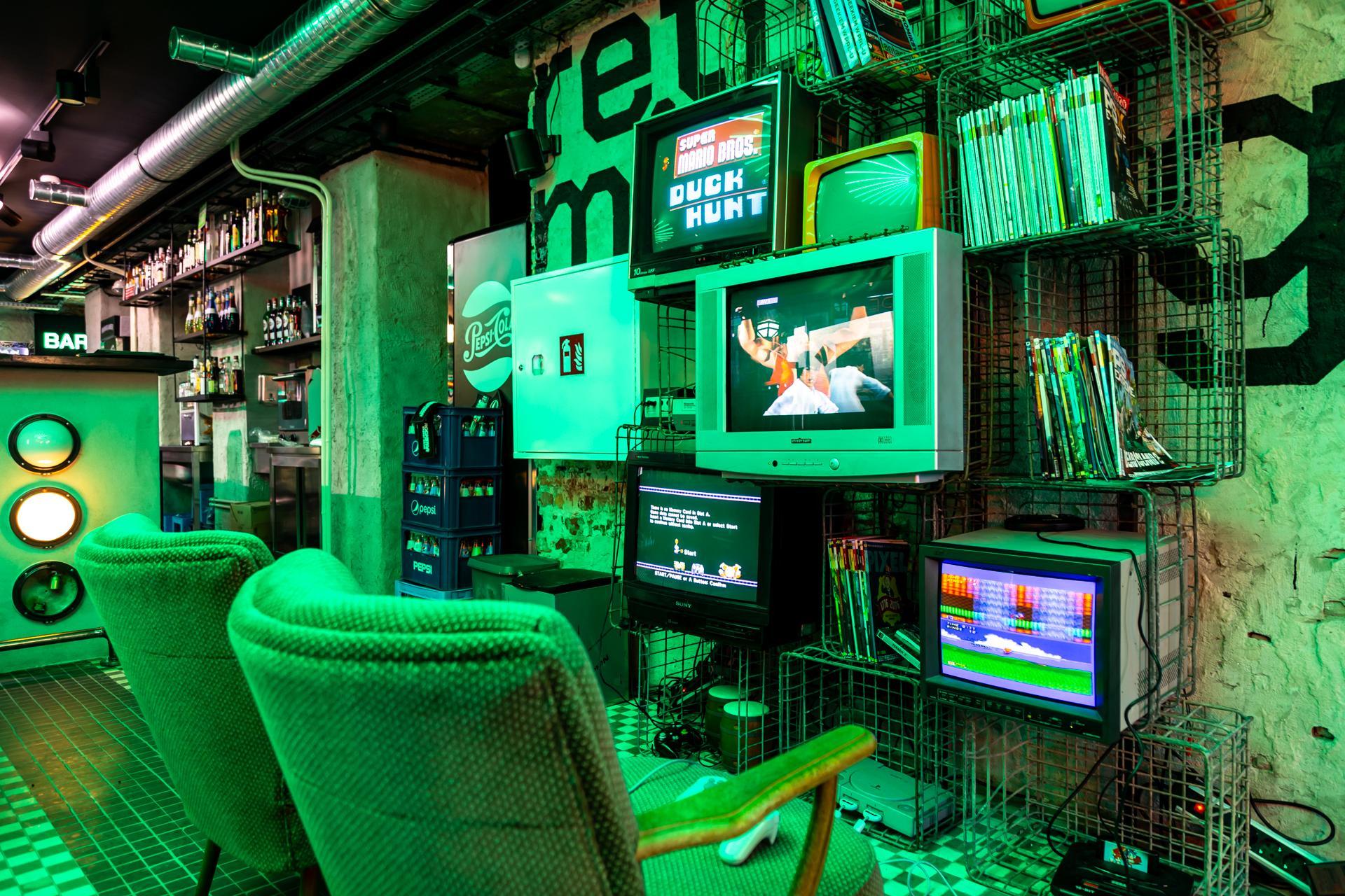 Pub H.4.0.S. Warszawa – retro gaming