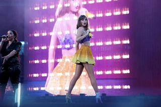 Taylor Swift pierścionek