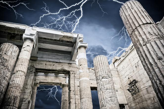 Burza nad Akropolem