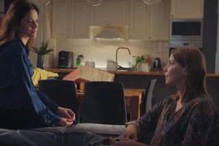 M jak miłość, odcinek 1838: Justyna oszuka Kasię. Razem z Krzysztofem i małą Krysią uciekną z kraju