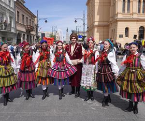 Pochód Juwenaliowy Łódzkich Uczelni. Studenci przejęli Łódź! [ZDJĘCIA]