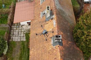 Dron antysmogowy lata nad Łodzią i sprawdza, czym mieszkańcy palą w piecach