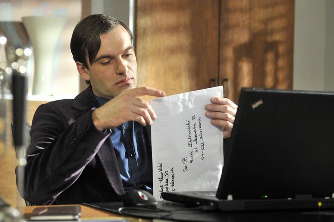 Mariusz Zaniewski to serialowy Aleks Febo z BrzydUli. Tak wyglądał aktor w pierwszym sezonie produkcji!