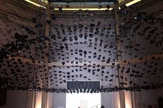 Fragment wystawy Obsidian rain, proj. Cave_bureau