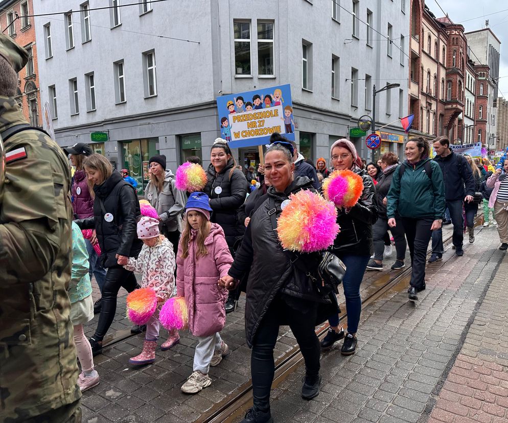 Barwny korowód przeszedł ulicami Chorzowa GALERIA
