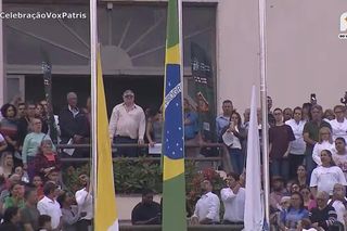 Największy dzwon świata Vox Patris trafił do Brazylii. Mieszkańcy powitali go fajerwerkami