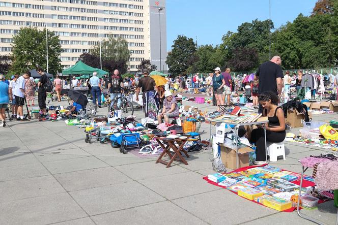 Wyprzedaż garażowa na placu Krakowskim w Gliwicach 