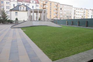 Modernistyczna kamienica zyskała odnowione podwórze