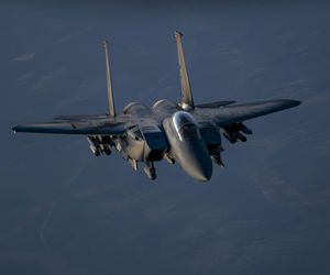 Amerykańskie F-15E powracające z patrolu