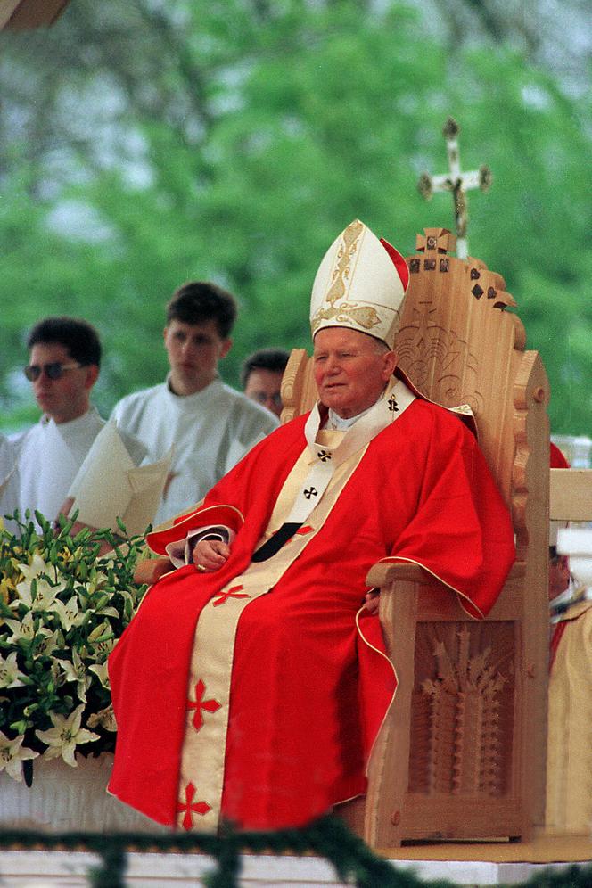 Jan Paweł II zdecydowanie młodszy