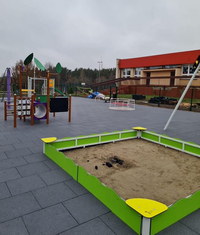Plac zabaw przy siedleckiej "Ósemce" został zrealizowany w ramach budżetu obywatelskiego miasta Siedlce