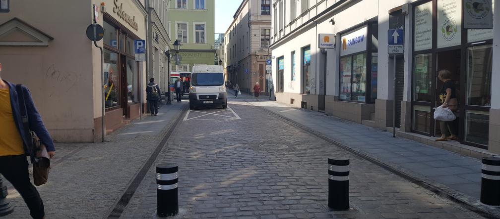 Nowa organizacja ruchu w centrum Bydgoszczy. Służby ratunkowe mają specjalne klucze