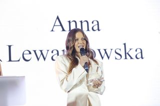 Anna Lewandowska przerobiona na nowej okładce. Fani jej nie poznali