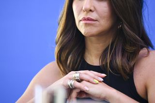 Te gwiazdy mierzą się z endometriozą. Opowiadają o swoim cierpieniu.