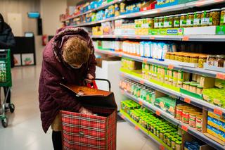 Sklepy po cichu podwyższają ceny przed obniżką VAT na żywność