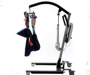 Siedlce. Kupmy Karolinie podnośnik do kąpieli 