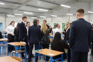 Matura 2024 z języka polskiego. Uczniowie CKZiU Budowlanki w Zielonej Górze przed egzaminem dojrzałości 