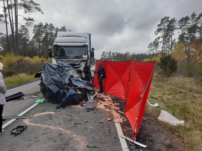 Tragiczny wypadek na Kaszubach. Nie żyją trzy osoby 