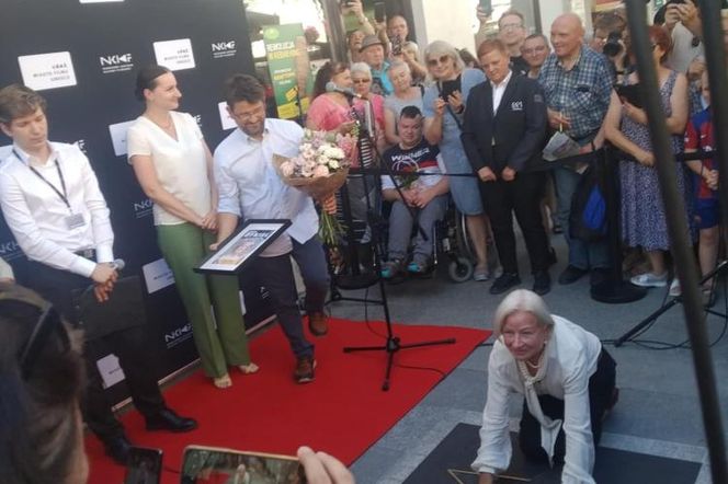 Łódź doceniła Bożenę Dykiel. Aktorka odsłoniła swoją gwiazdę na słynnej Alei Gwiazd [GALERIA] 