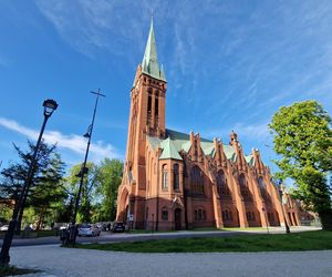 Plac Kościeleckich rozkwita na wiosnę. Bydgoszczanie chętnie wybierają go na spacer