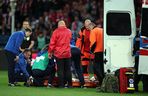 Rafał Mikulec w spotkaniu z Miedzią Legnica nabawił się bardzo groźnie wyglądającej kontuzji. Zawodnik długo opatrywany był na murawie, skąd zabrała do karetka