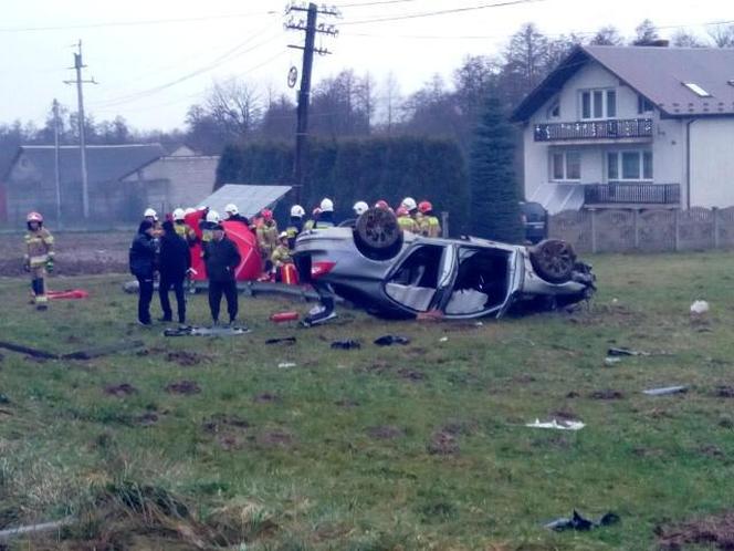 Tragiczny wypadek w Hucie Nowej koło Kielc. Nie żyją dwie osoby