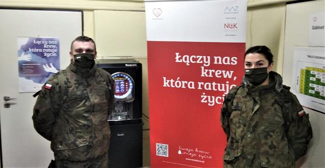 Podkarpaccy terytorialsi oddali krew. Żołnierze przelali 13,5 litra krwi [ZDJĘCIA]